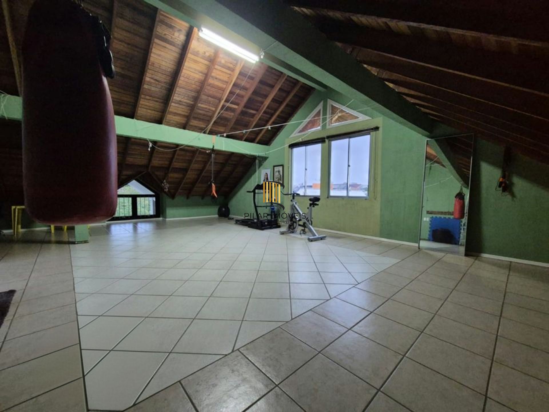 Casa de 3 dormitórios e 2 vagas de garagem coberta Canoas.