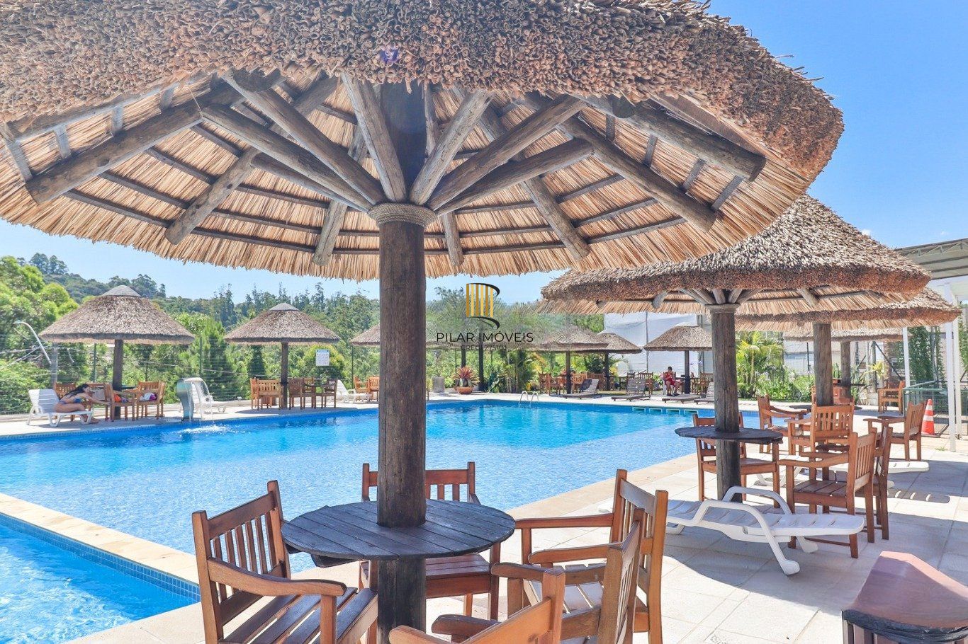 Casa em Condomínio com 3 Dormitórios e Energia Solar na Lomba do Pinheiro