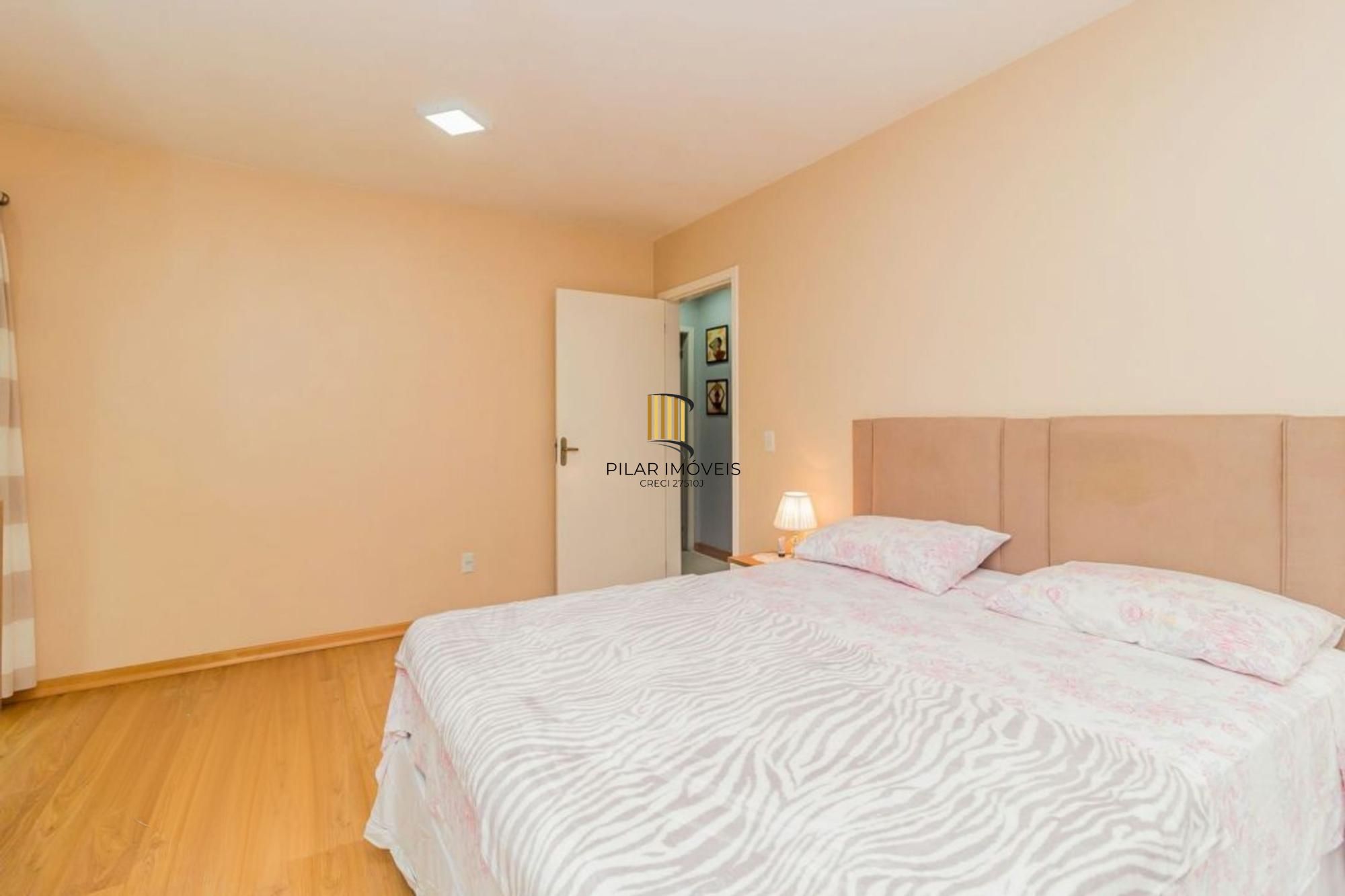 Casa com 3 dormitórios no Bairro Vila Ipiranga