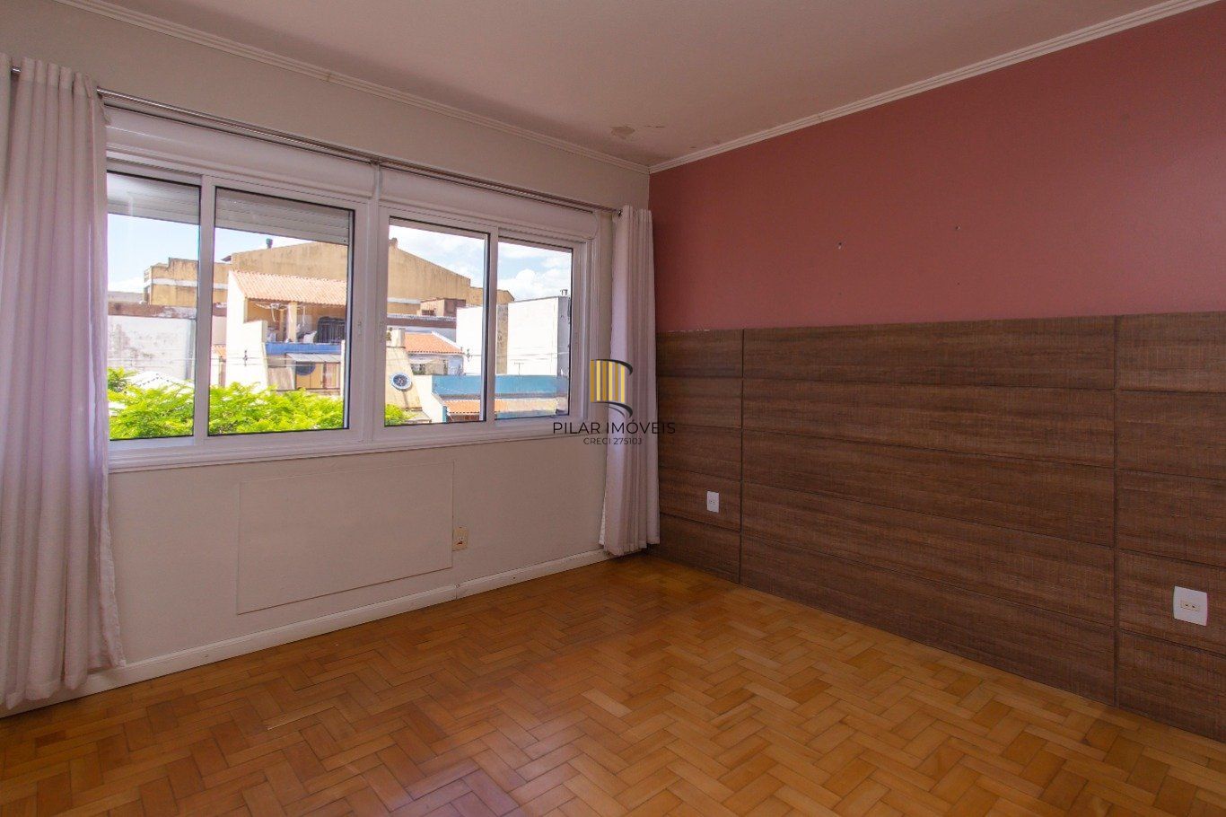 Apartamento garden, 3 dormitórios, 2 suítes, e 131m² privativos no Menino Deus.