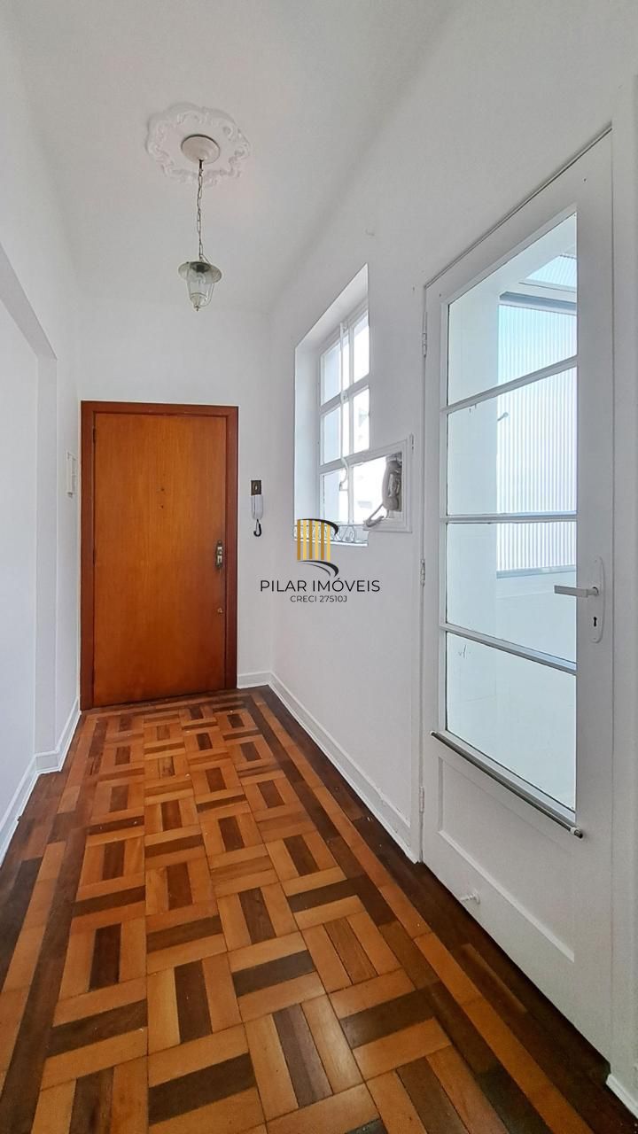 Apartamento 3 Dormitórios, 123m², Último Andar com Vista para o Guaíba