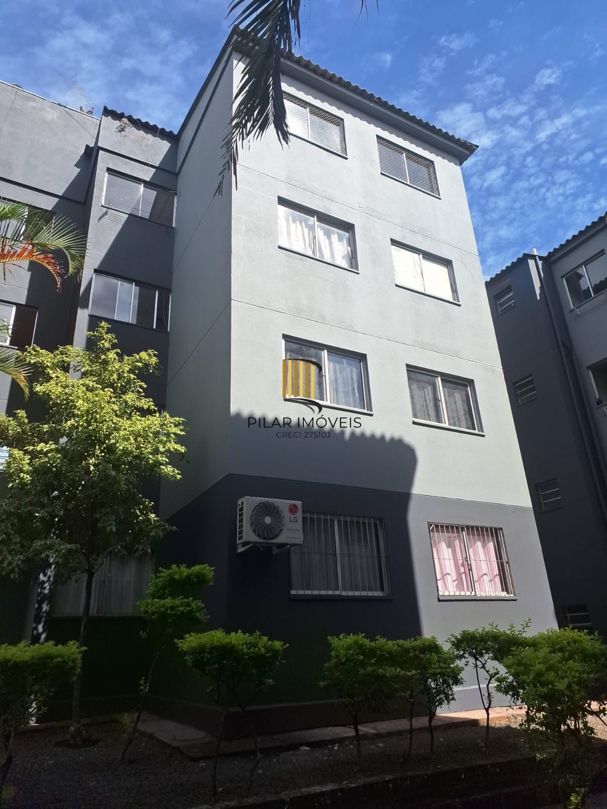 Apartamento 2 dormitórios 1 vaga de garagem no Bairro Maria Regina Alvorada