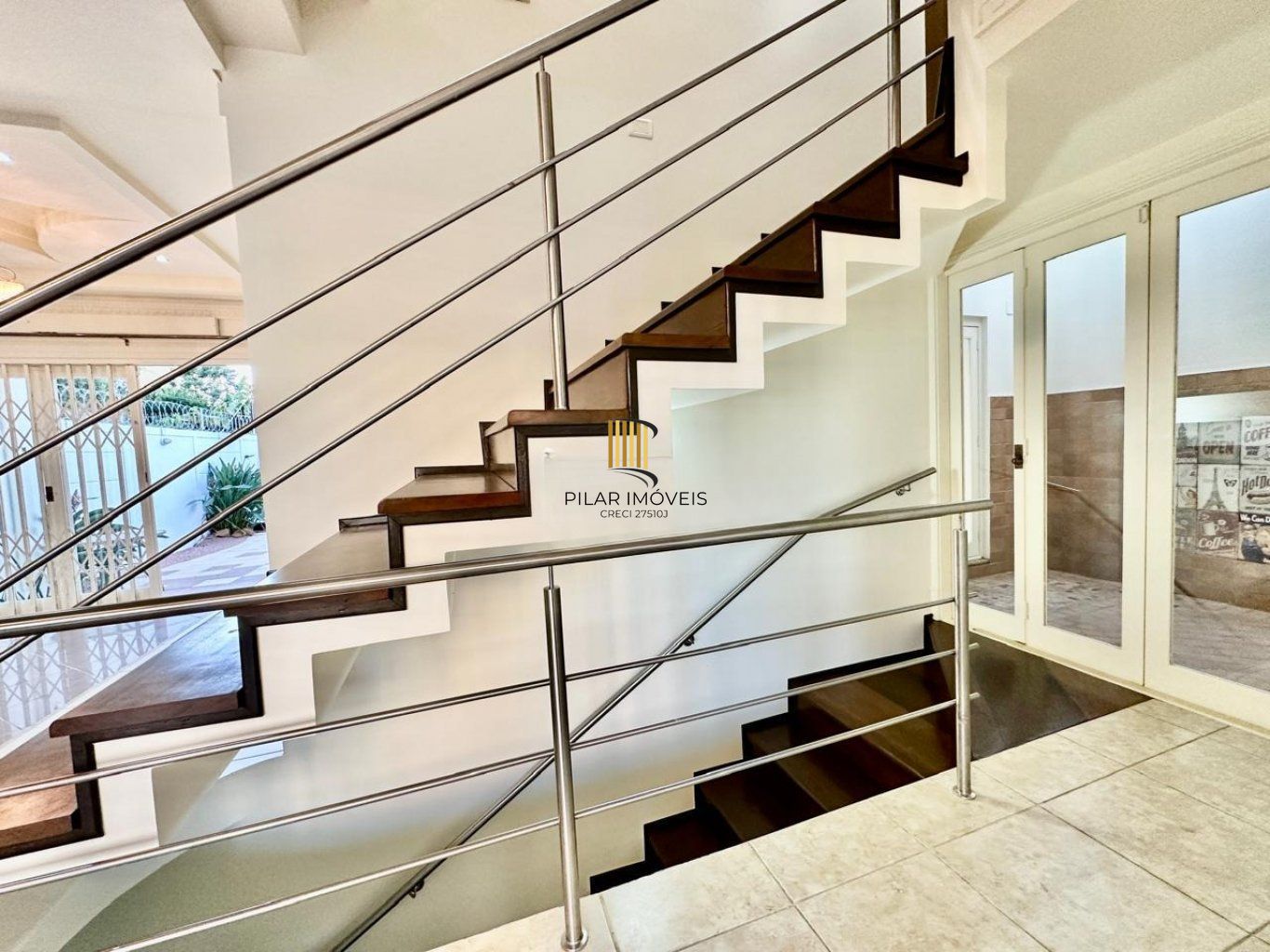 Casa de 3 dormitórios, 2 vagas de garagem em Canoas