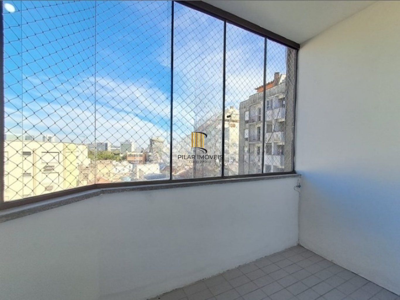 Apartamento com 2 quartos e 1 vaga à venda em Centro Histórico.