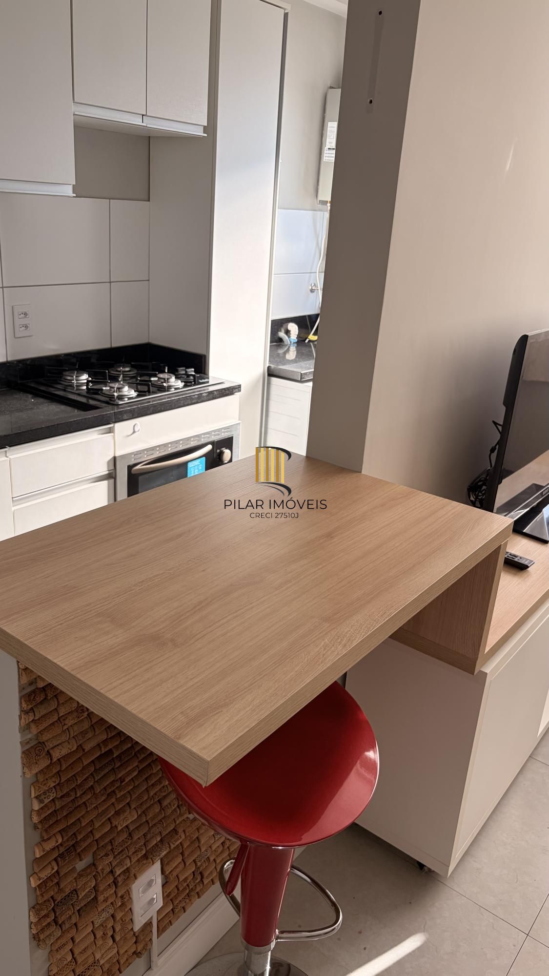 Apartamento com 2 quartos e 1 vaga de garagem no Bairro Sarandí