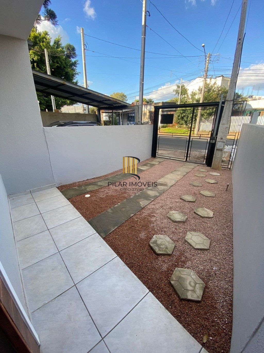 Casa de 2 dormitórios, 1 vaga de garagem em Cachoeirinha.