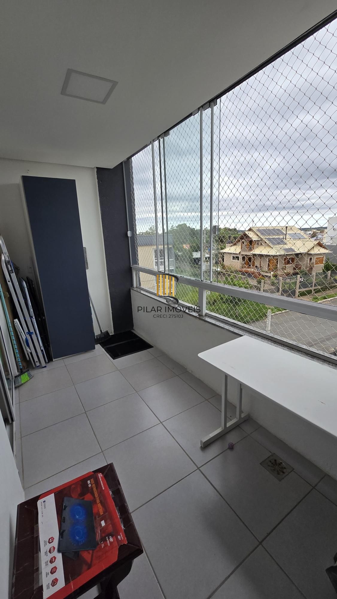 Apartamento semimobiliado com 2 dormitórios (1 suíte) em Gravataí