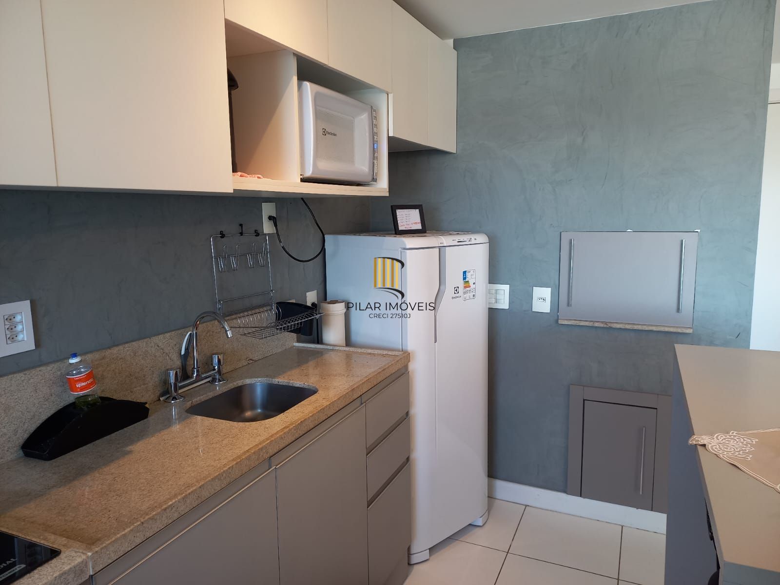 Apartamento de 2 dormitórios , 1 vaga coberta no bairro São Sebastião