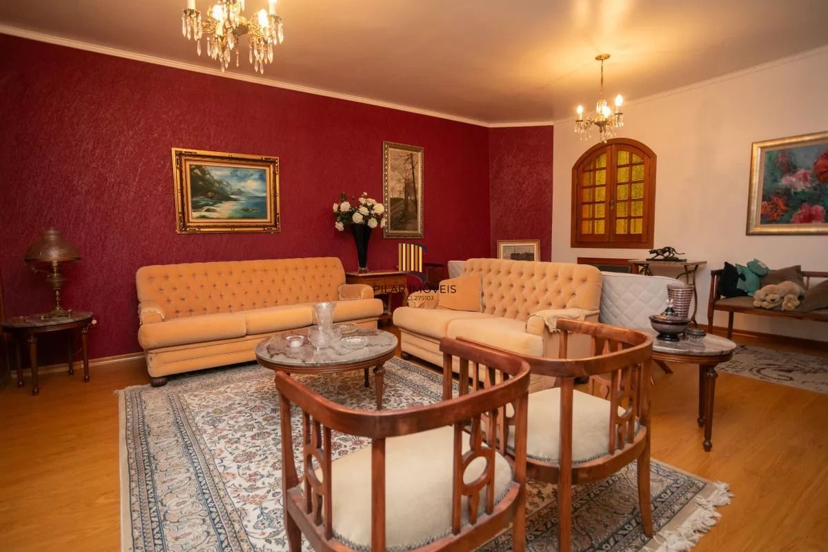 Casa à venda com 280m², 4 quartos e 2 vagas no bairro Auxiliadora