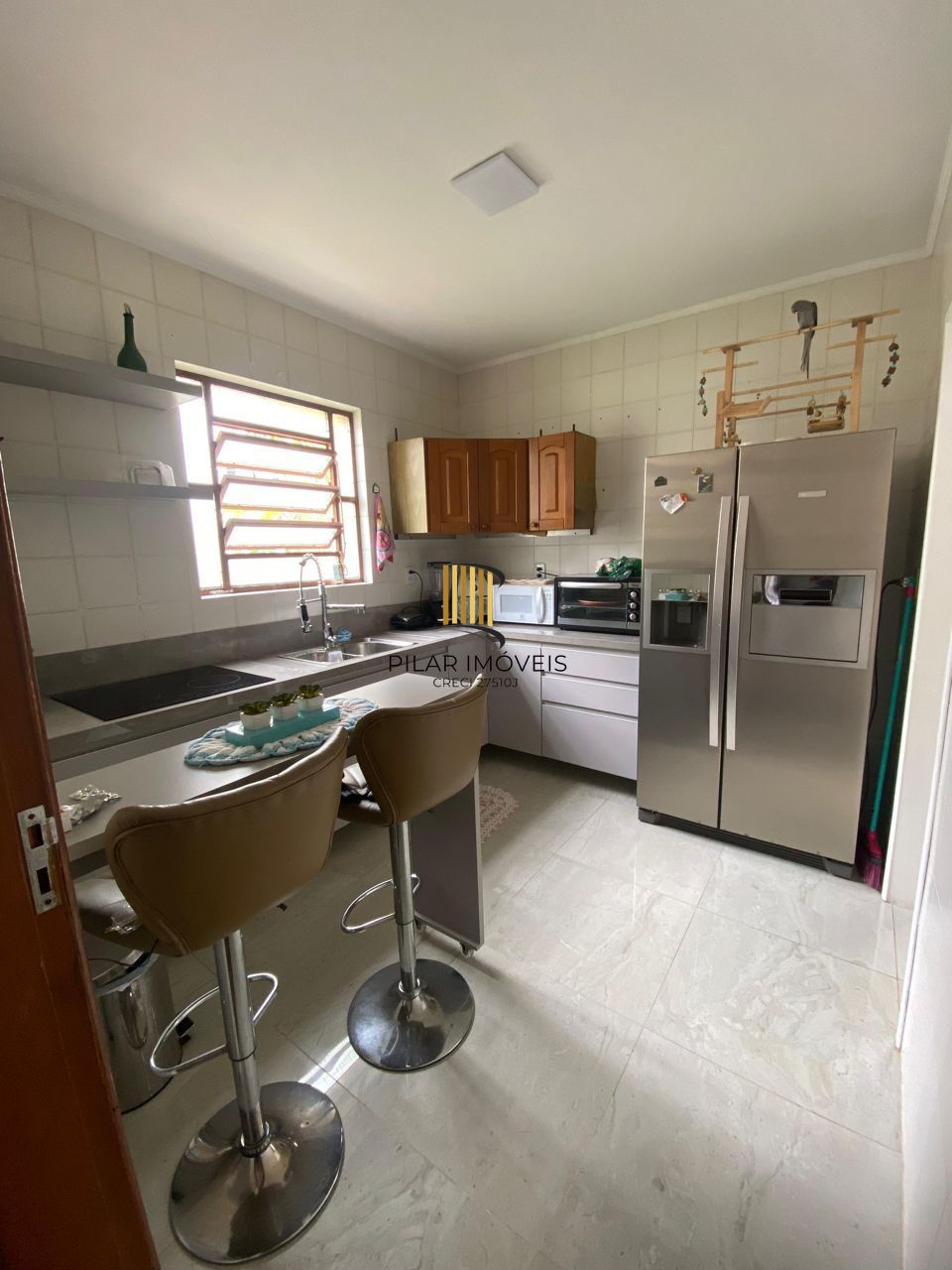 Apartamento térreo garden com 3 dormitórios, 1 suíte, 3 vagas de garagem