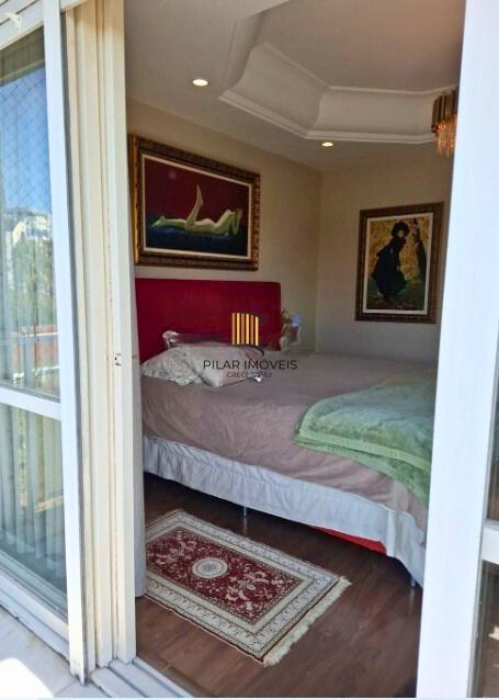 Apartamento com 3 quartos e 283m² à venda em Independência, Porto Alegre.