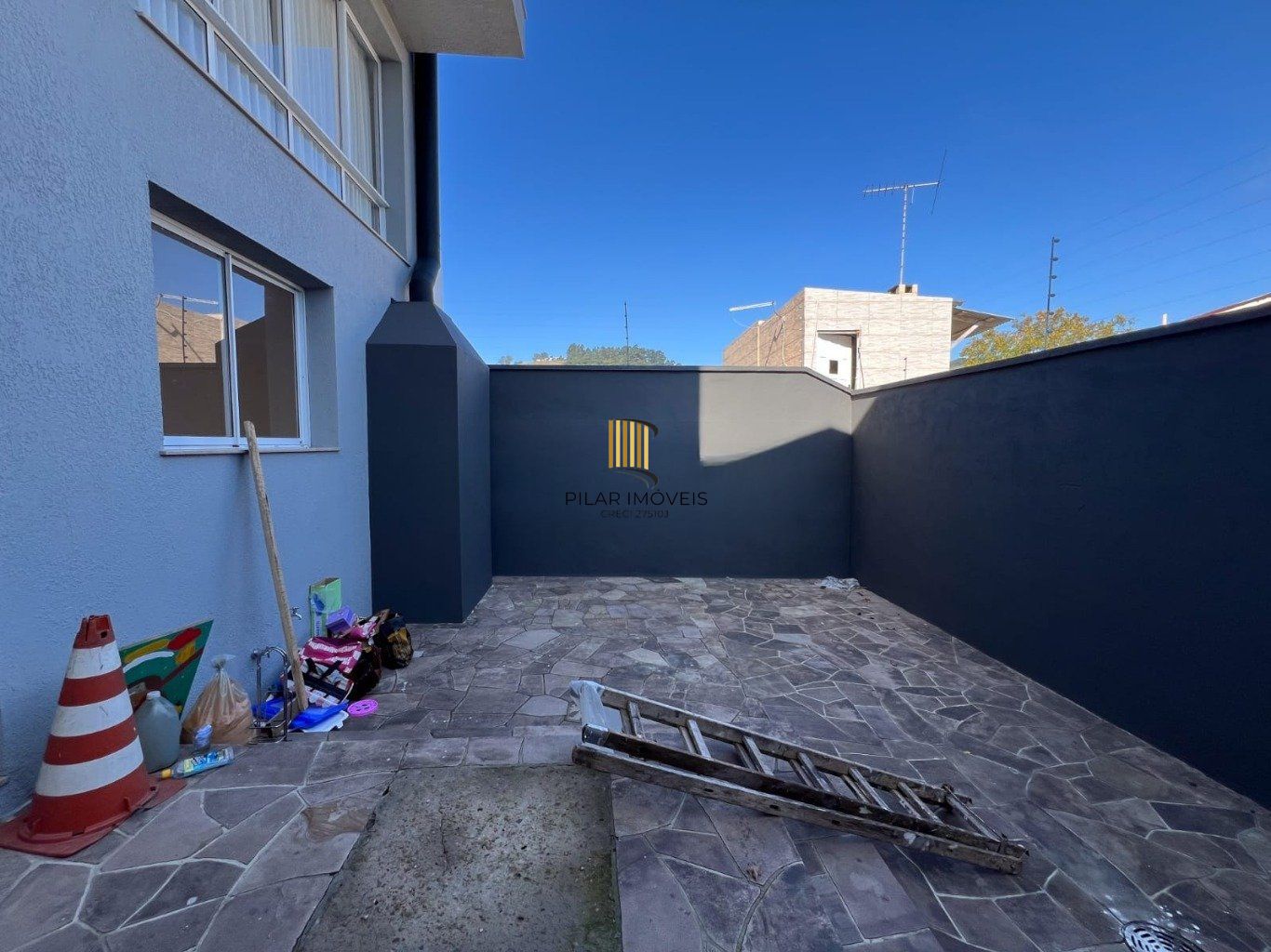 Casa semi mobiliada de 3 dormitórios bairro Cascata