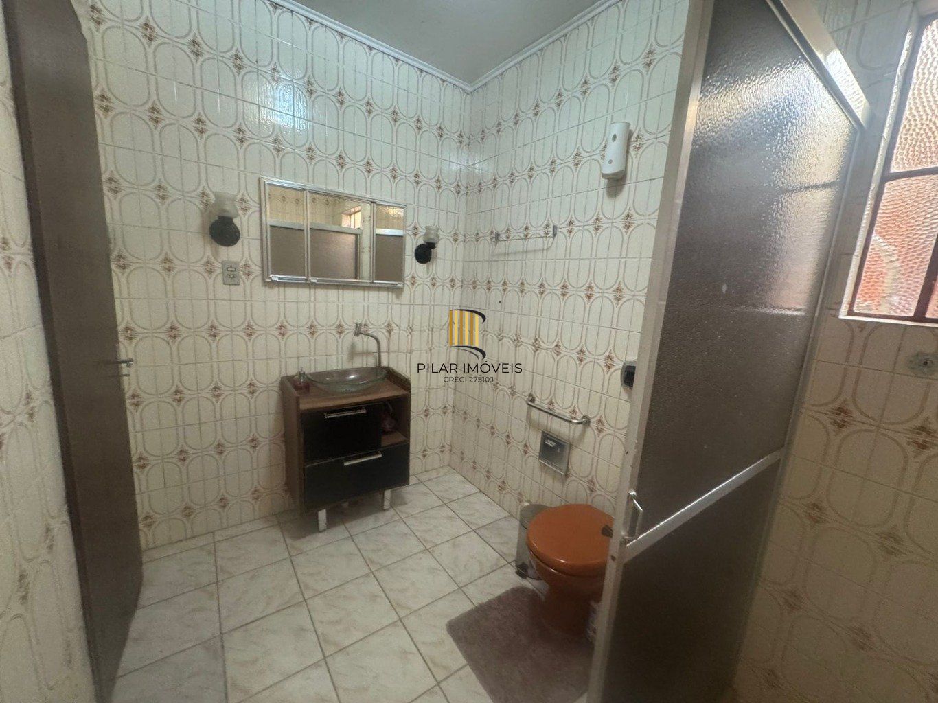 Casa de 5 dormitórios e 4 vagas de garagem em Canoas.