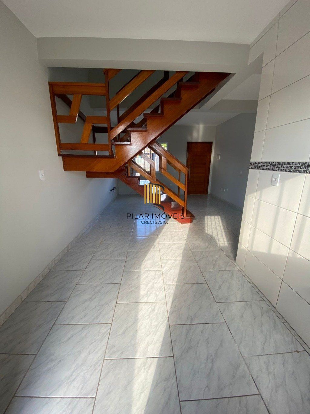 Casa de 2 dormitórios, 1 vaga de garagem em Cachoeirinha.