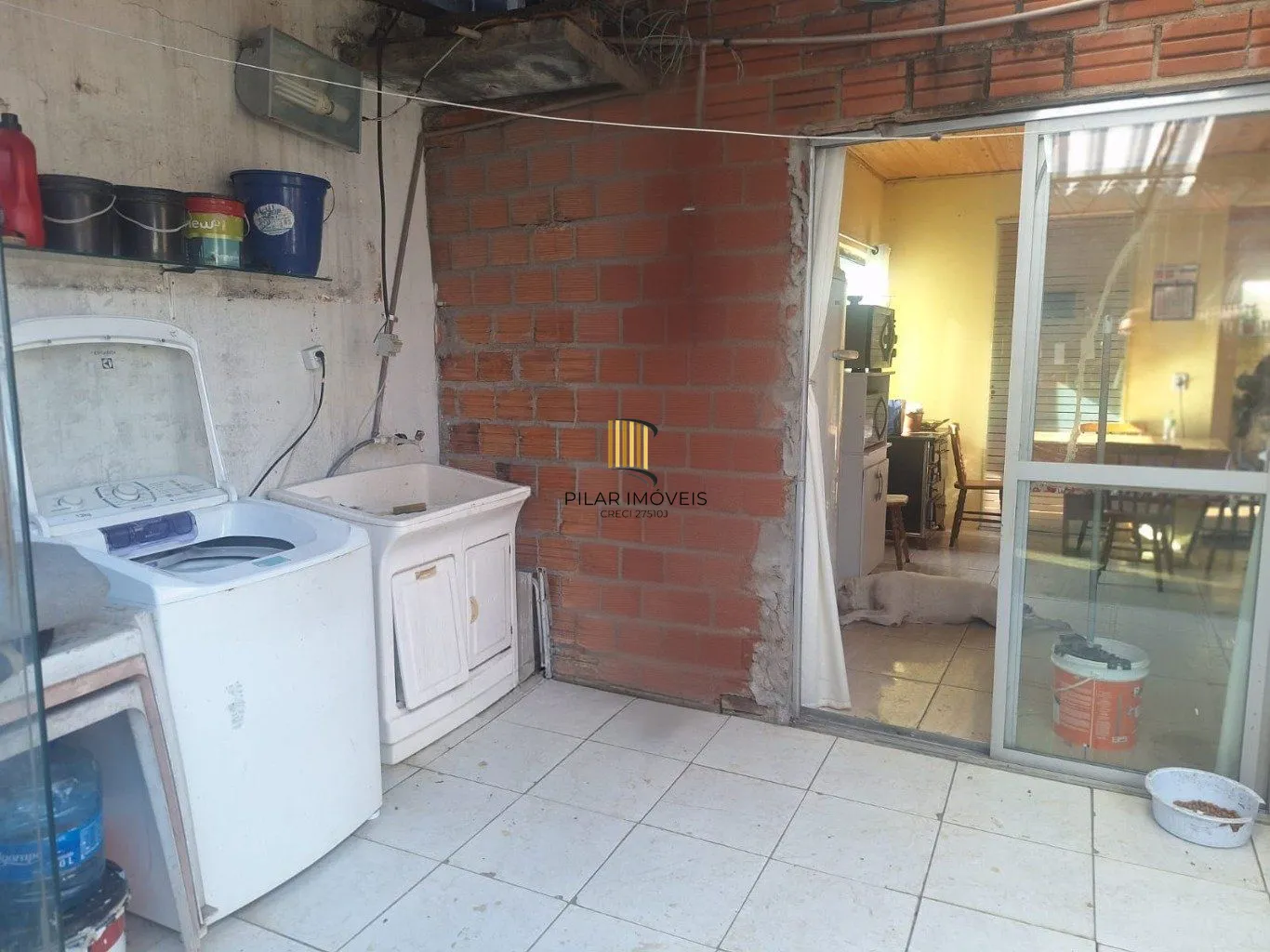 Casa de 3 quartos e 4 vagas de garagem em Canoas.