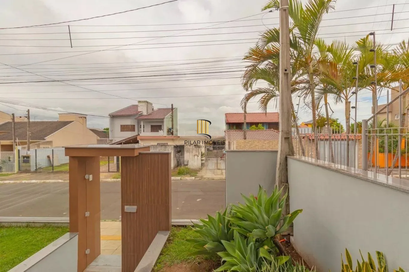Casa de 3 dormitórios e 3 vagas de garagem em Canoas.