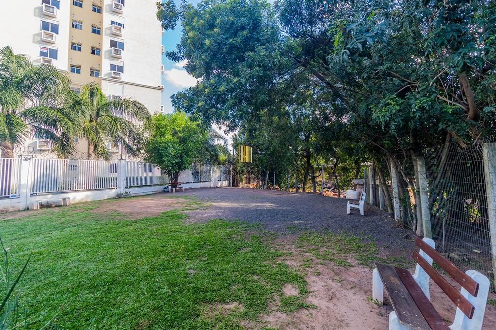 Apartamento com 3 quartos, elevador, sacada e 1 vaga Sarandi.