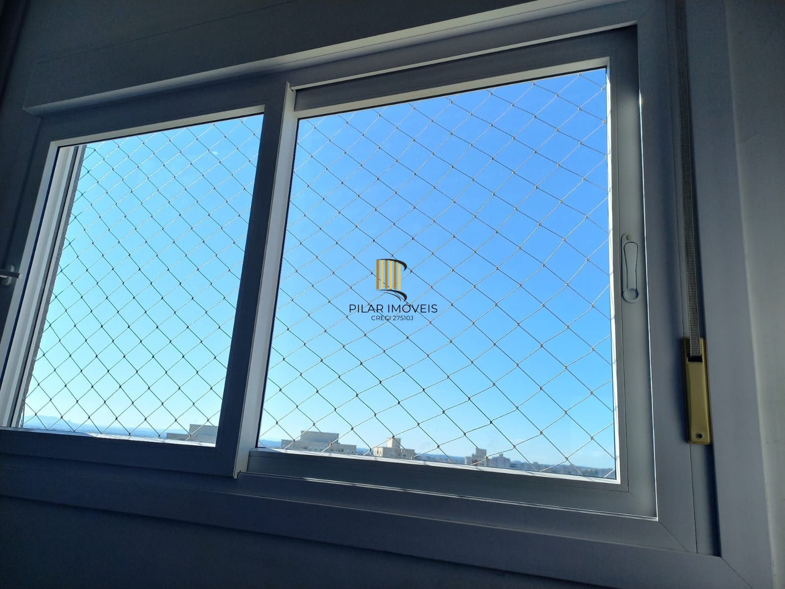Apartamento de 2 dormitórios , 1 vaga coberta no bairro São Sebastião