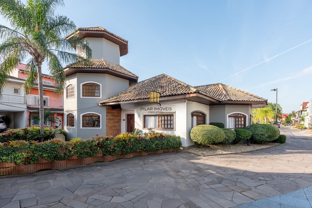 Casa em Condomínio com 3 quartos, 1 suíte e 288m² à venda no Ecoville.