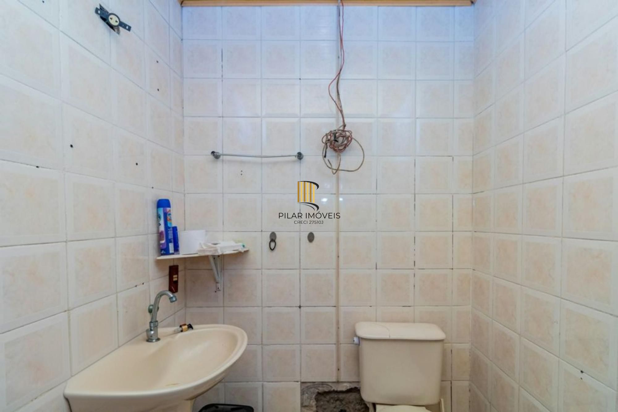 Casa de 3 quartos, 2 vagas no bairro Morro Santana