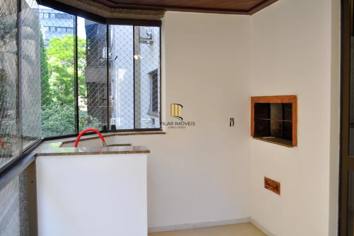 Apartamento com 3 Dormitórios, elevador vaga e 2 Sacadas no Menino Deus