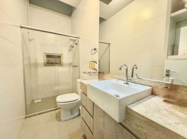 Casa em condomínio com 3 quartos e 2 vagas de garagem em Canoas.