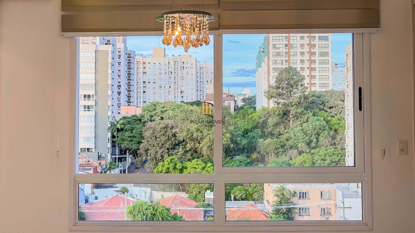 Apartamento com 3 quartos (1 suíte) e 2 vagas no Bairro Passo da Areia.