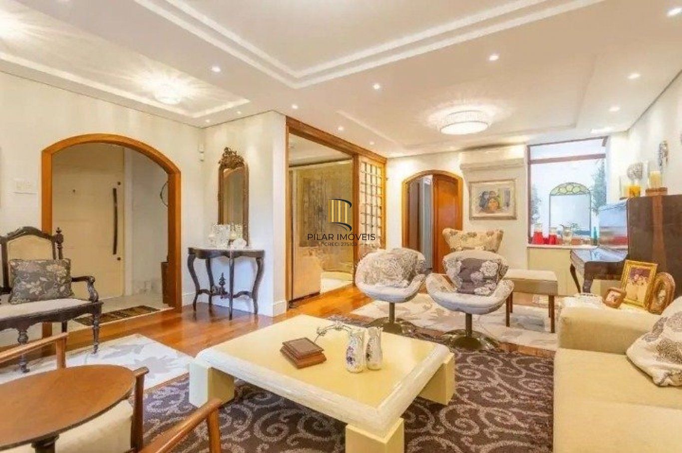 Casa de 3 quartos, piscina, churrasqueira, 7 vagas no bairro Tristeza