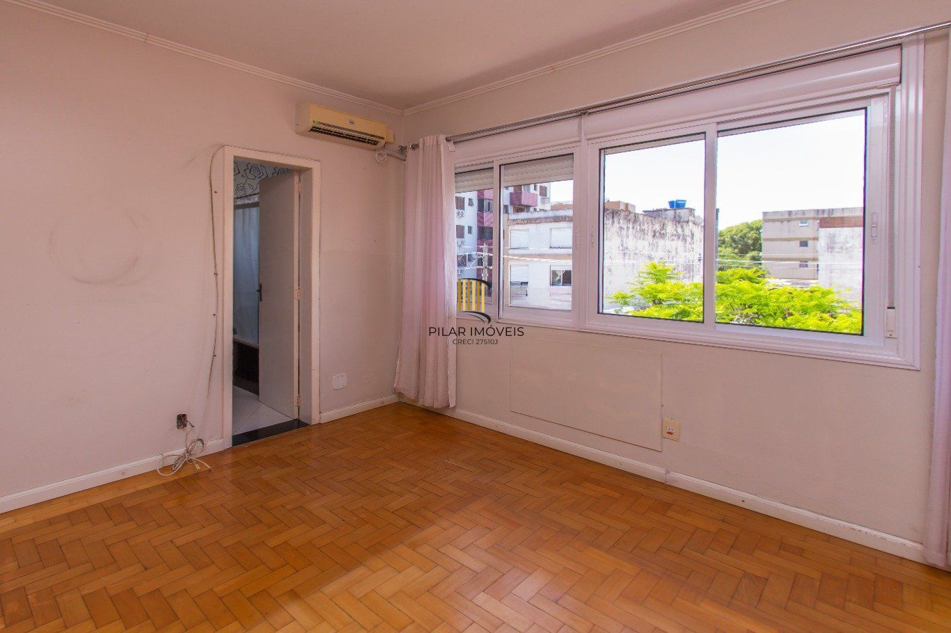 Apartamento garden, 3 dormitórios, 2 suítes, e 131m² privativos no Menino Deus.