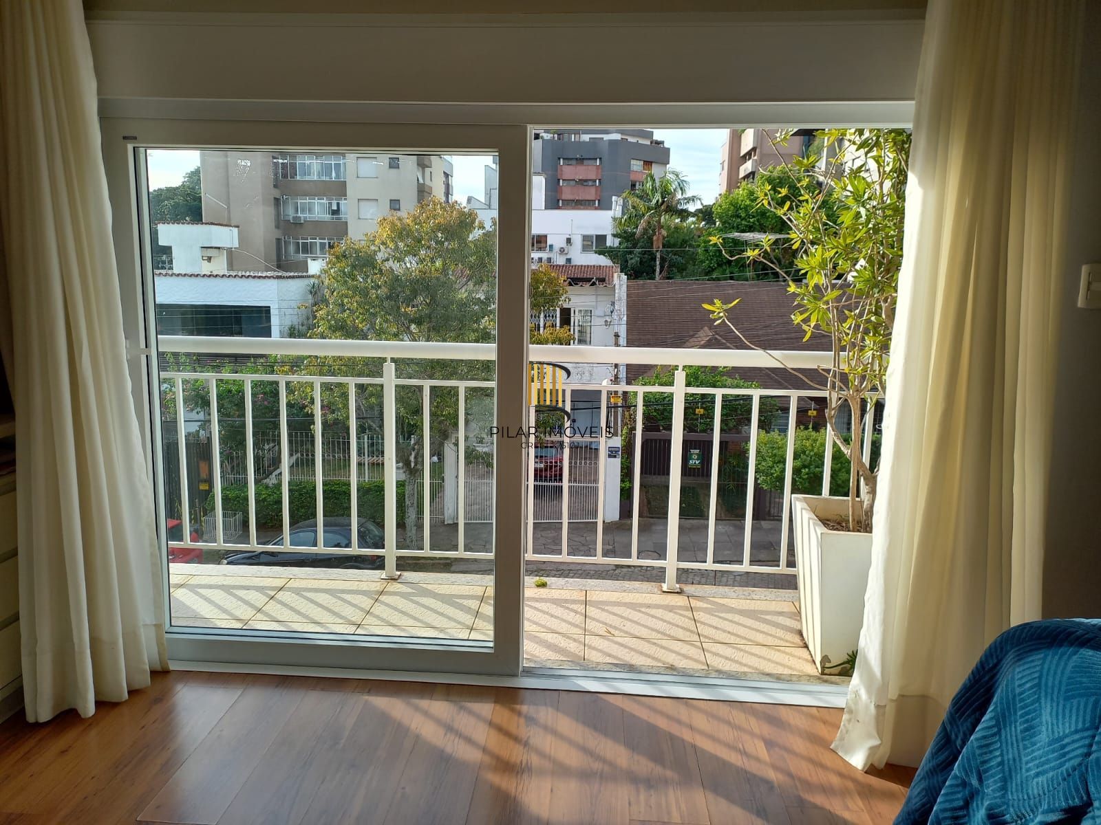 Casa com 4 dormitórios no Bairro Chácara das Pedras