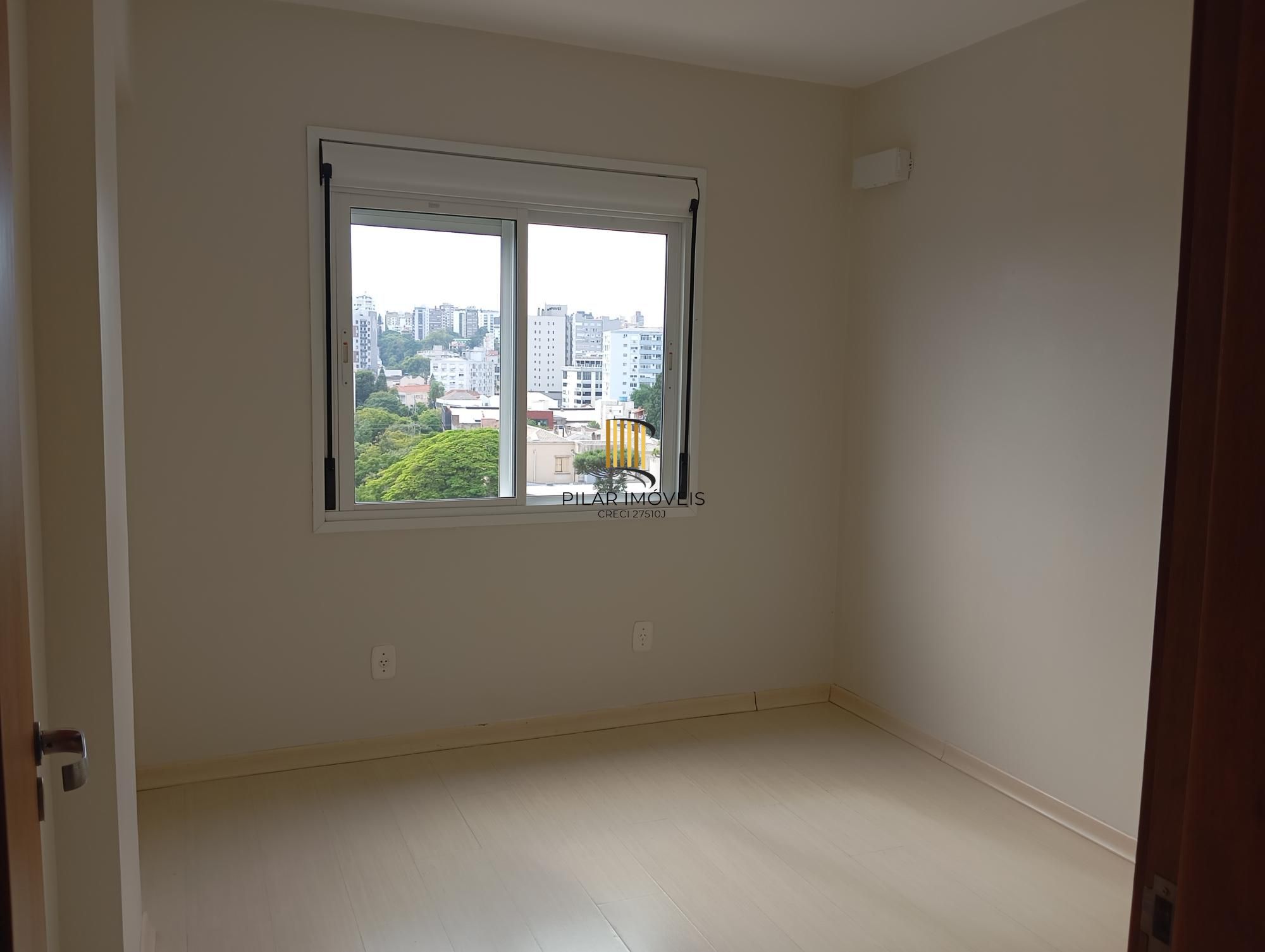 Apartamento com 2 Dormitórios, Vaga Dupla e Elevador no Floresta