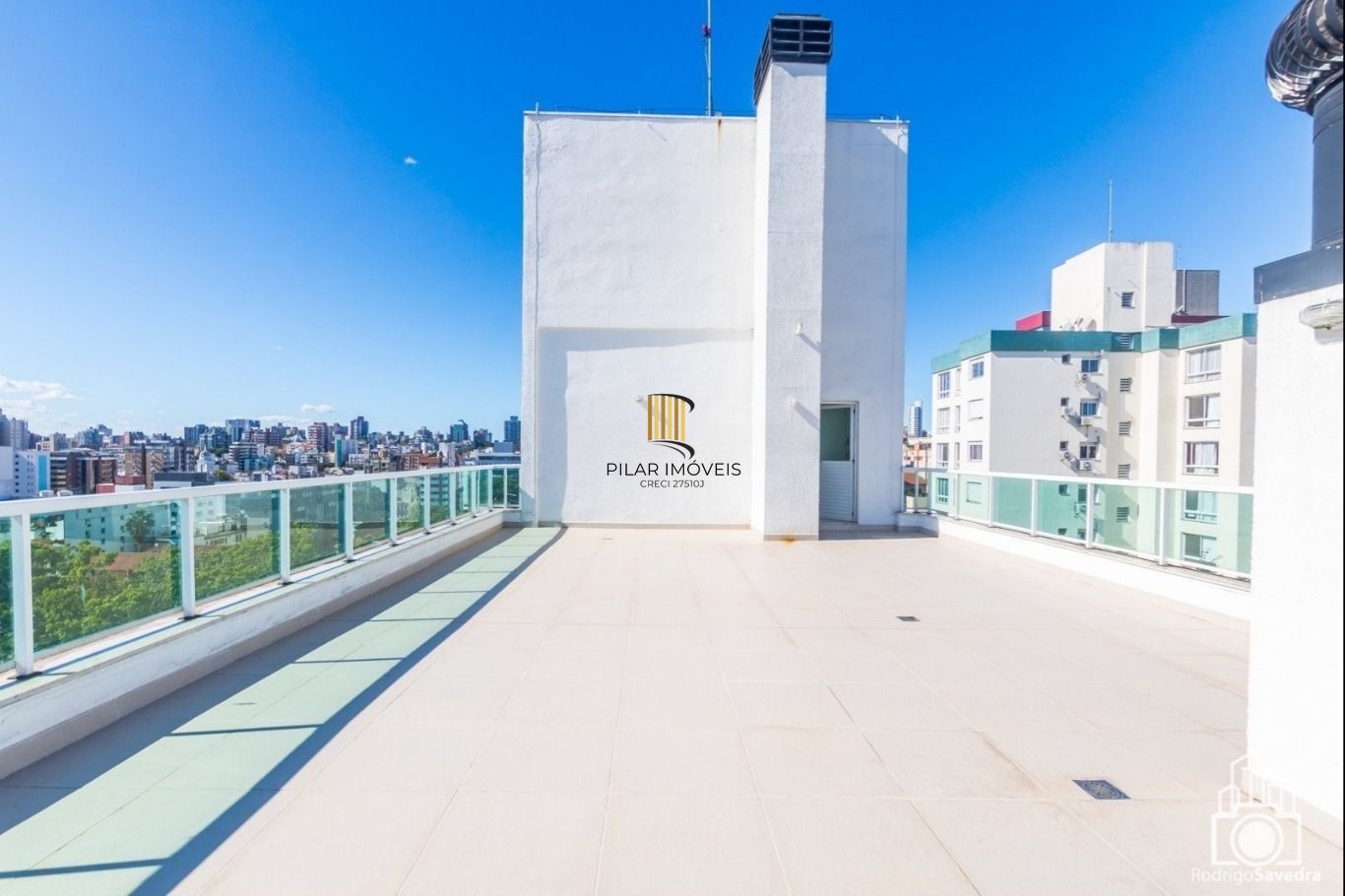 Apartamento com 1 dormitório e 1 vaga no Bairro Mont Serrat