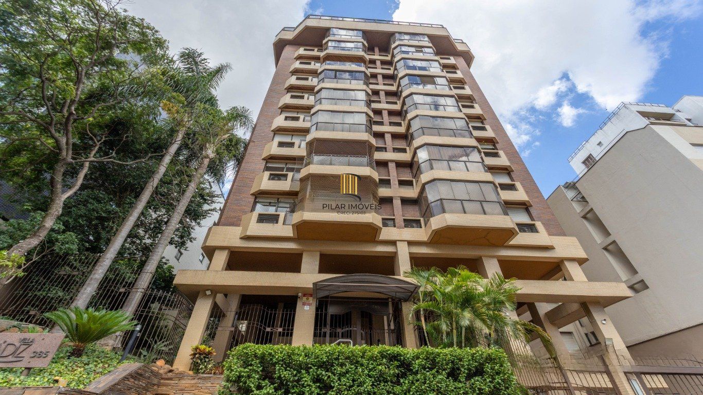 Cobertura de 3 quartos com piscina e 2 vagas no Bairro Mont Serrat.