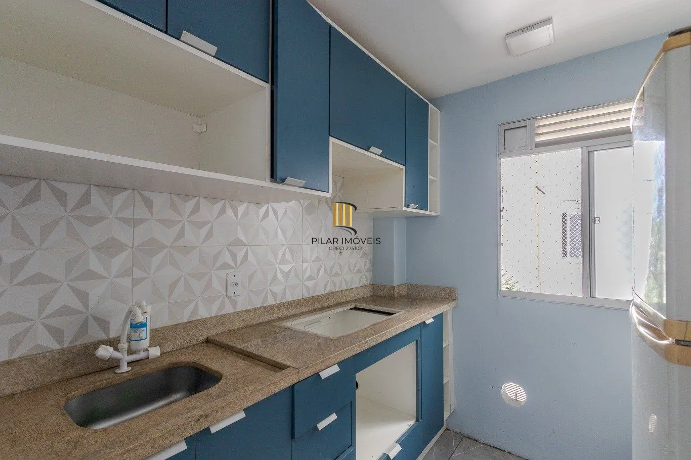 Apartamento de 2 dormitórios e 1 vaga de garagem em Canoas.
