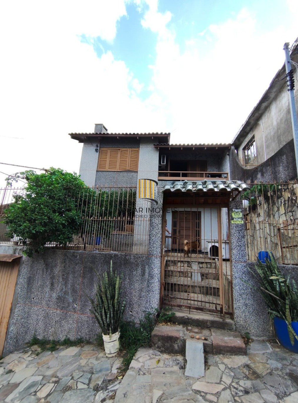 Casa com 3 Quartos, 3 Banheiros, 2 vagas No Bairro Nonoai.