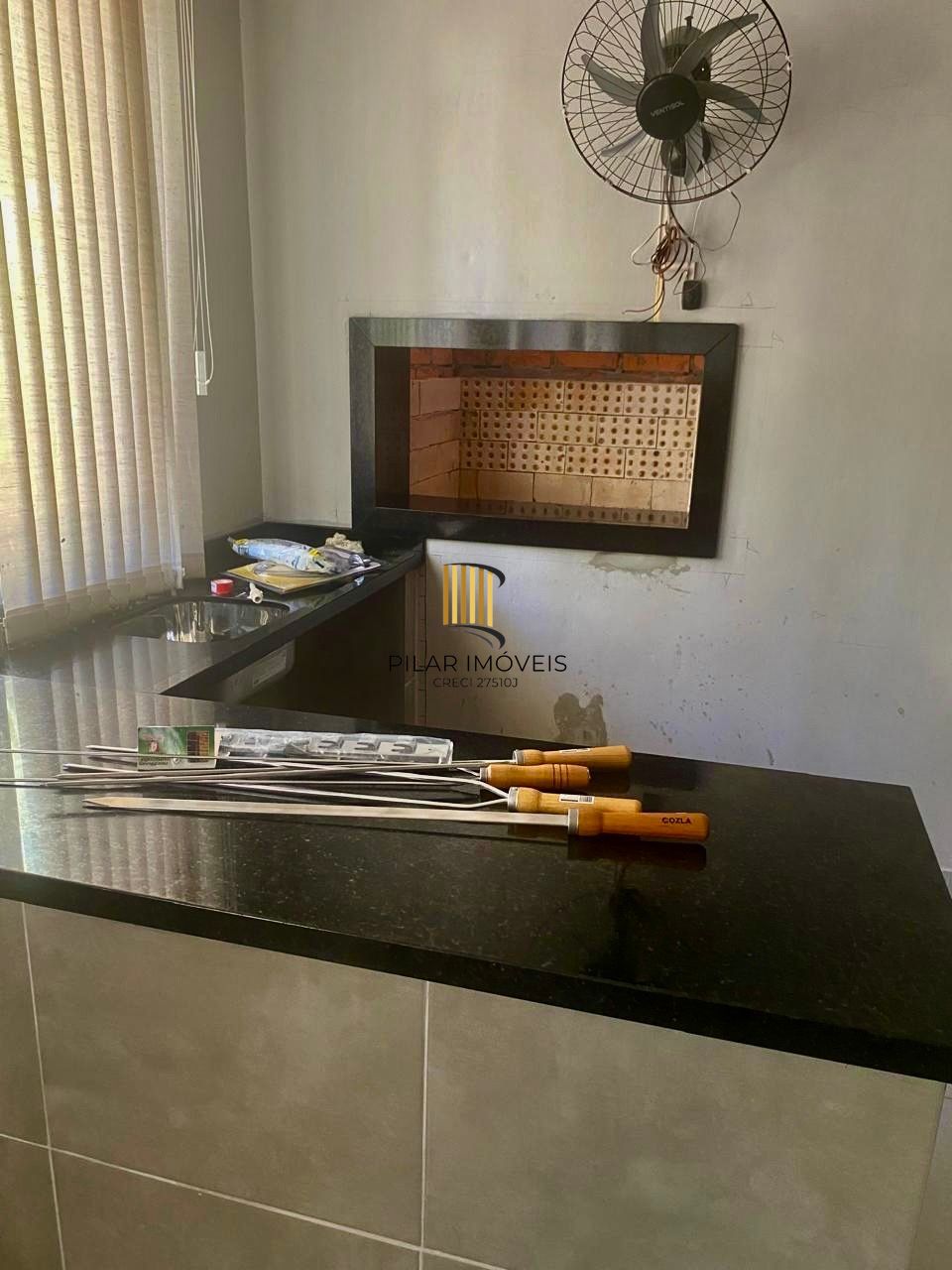 Apartamento de 2 dormitórios Segundo andar Bairro Camaqua em Porto Alegre