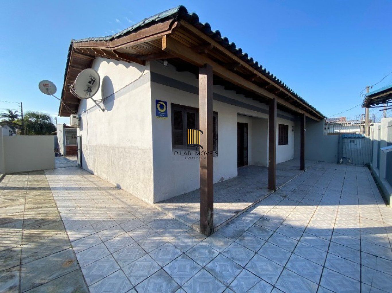 Casa com 3 Dormiórios, 2 vagas de garagem no bairro Harmonia em  Canoas.