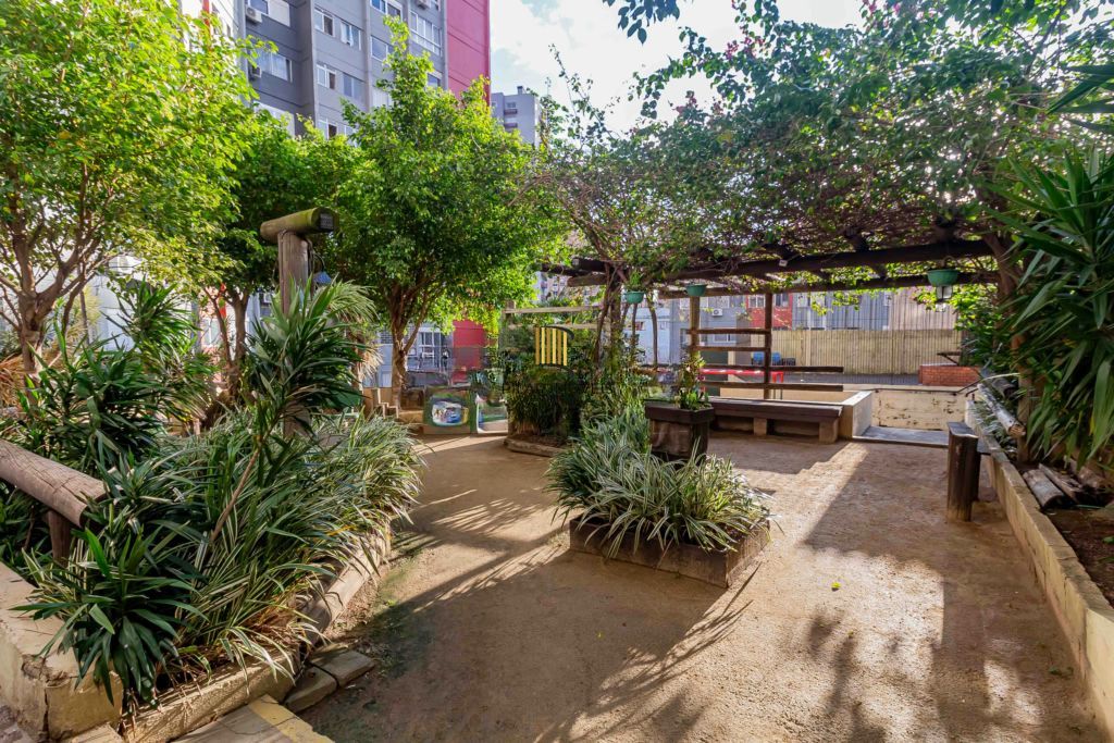 Apartamento com 1 quarto, elevador, Piscina e Churrasqueira Partenon.