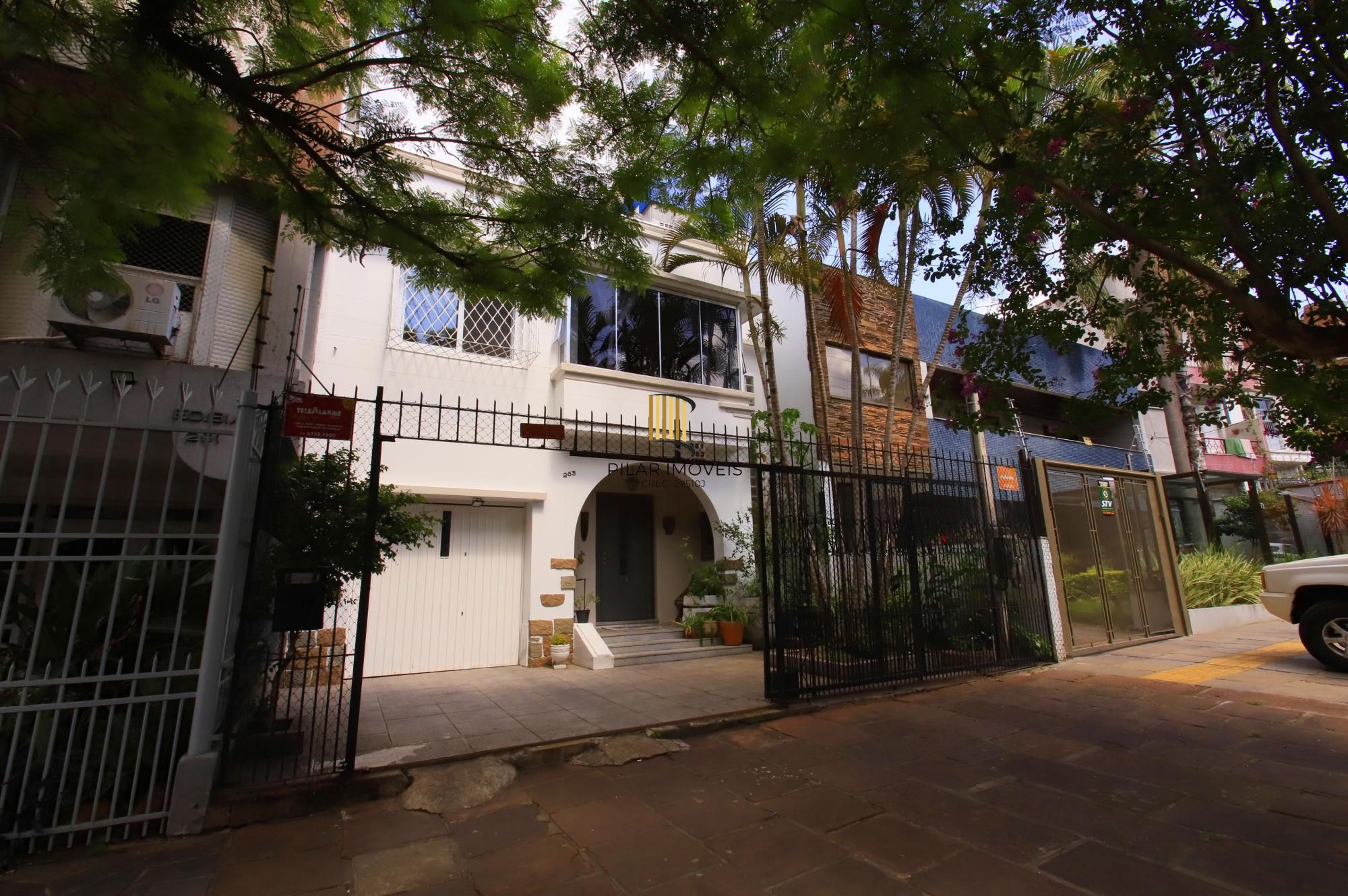 Casa de 4 quartos, 3 banheiros, 3 vagas no bairro Rio Branco