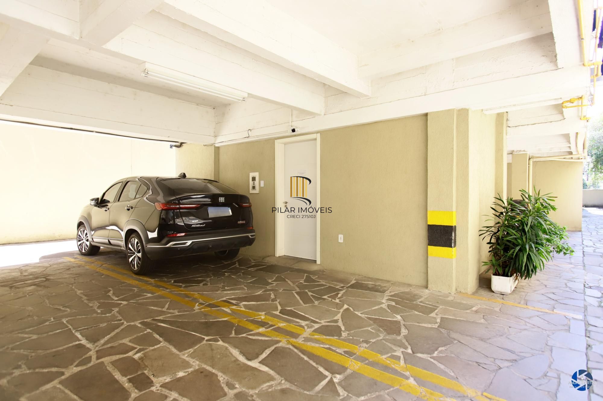 Cobertura com 3 dormitórios e 2 vagas no Bairro Santana