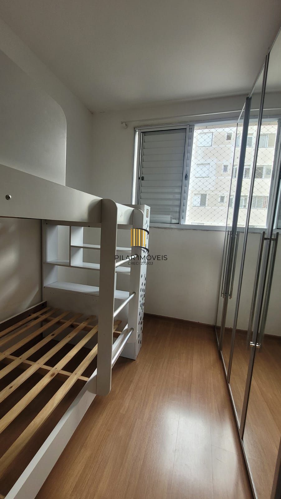 Apartamento 2 dormitórios, 1 vaga e elevador no Morro Santana.