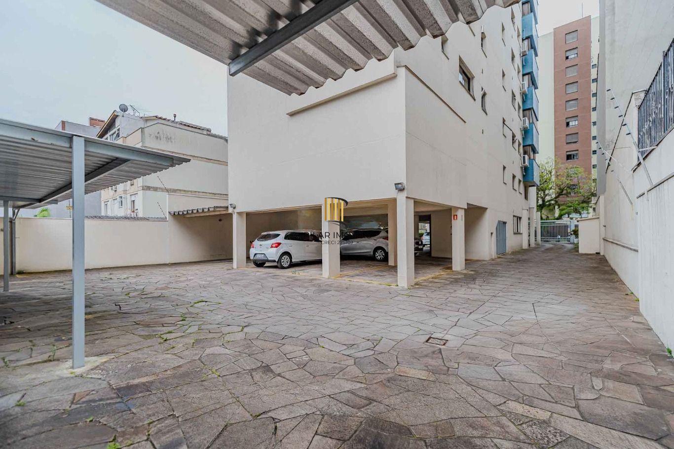 Apartamento com 1 dormitório e 1 vaga de garagem no Bairro Higienópolis