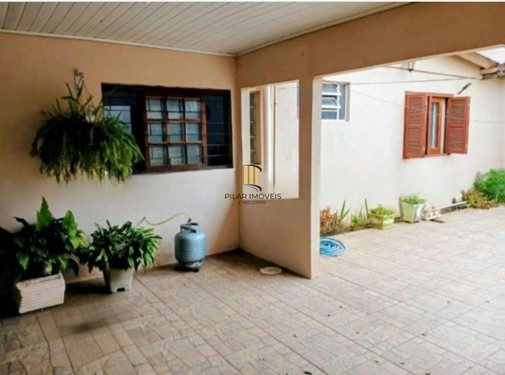 Casa de 4 Dormitórios e 2 vagas de Garagem em Gravataí.