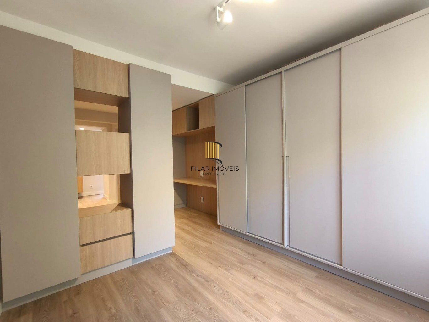 Apartamento de 1 dormitório térreo semi mobiliado  bairro Petrópolis