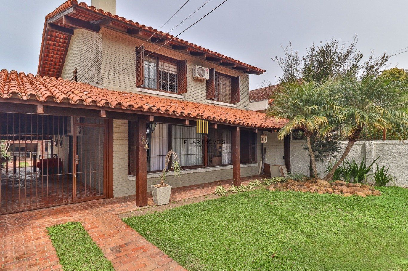 Casa de 3 dormitórios bairro Ipanema