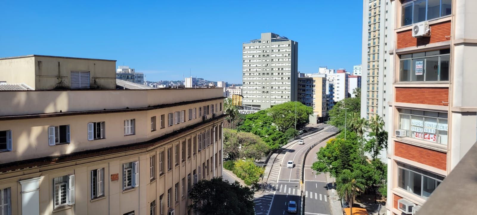 Sala Comercial em frente a Santa Casa - Centro de Porto Alegre