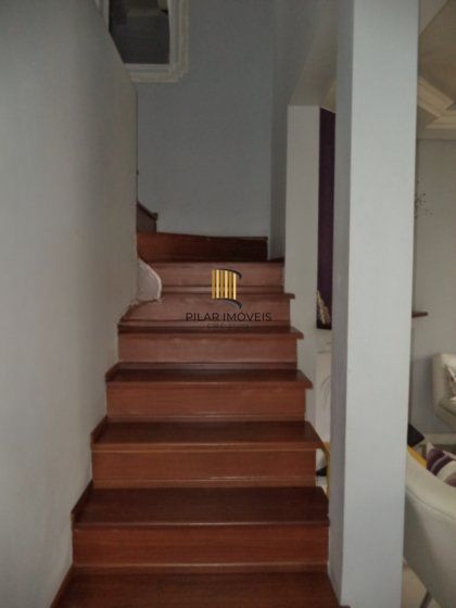 Casa com 4 dormitórios, 1 suíte, 260 m² privativos, 3 vagas no Ecoville.