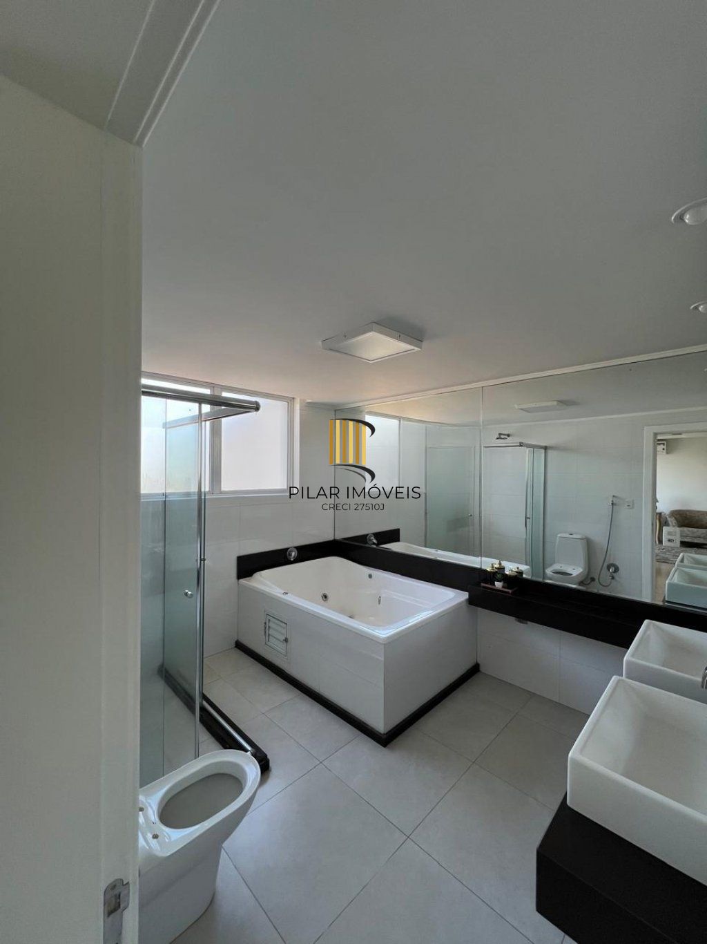 Casa semi mobiliada de 3 dormitórios bairro Cascata