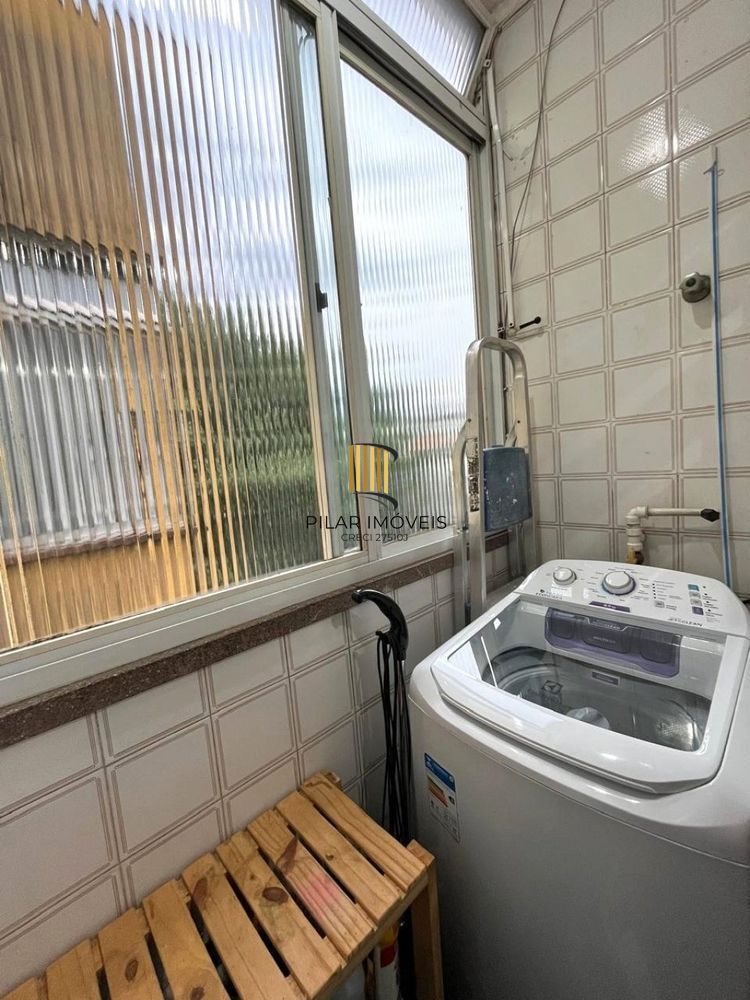 Apartamento com 1 Suite, sacada e 1 vaga de garagem no bairro Cidade Baixa