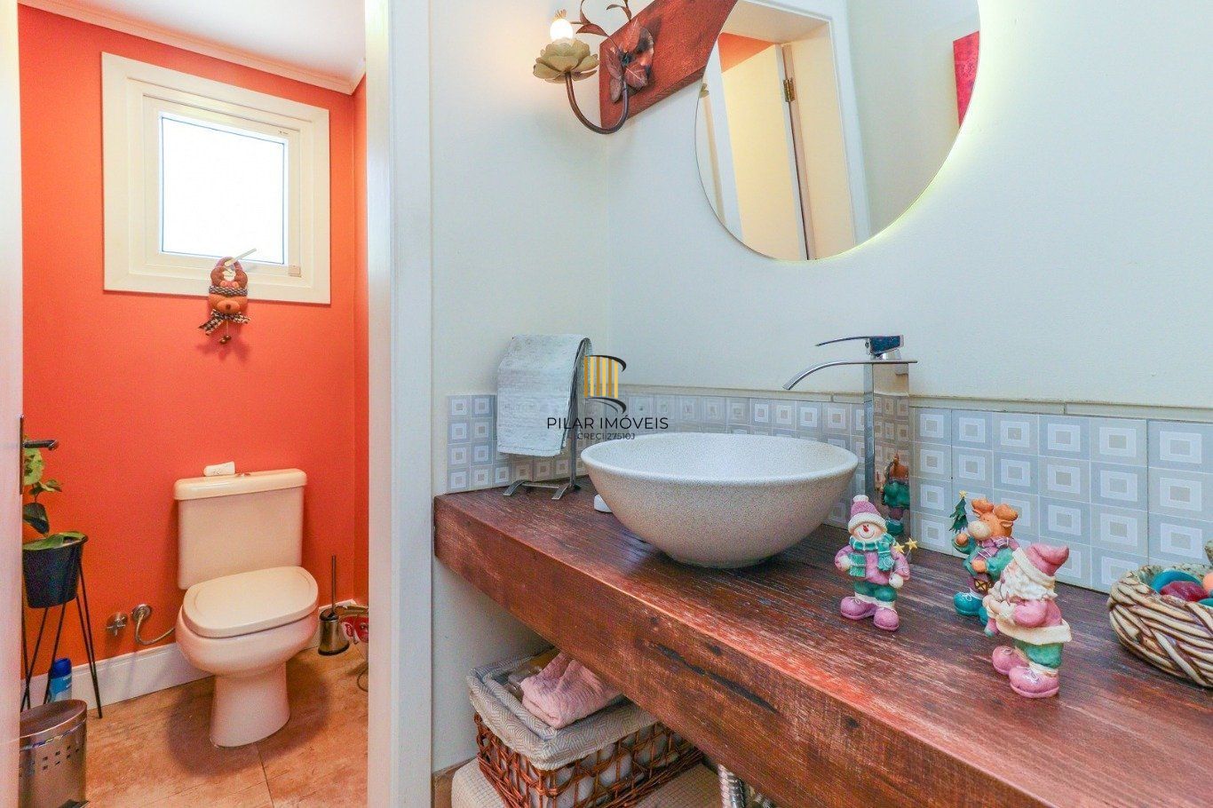 Casa em Condomínio com 3 Dormitórios e Energia Solar na Lomba do Pinheiro